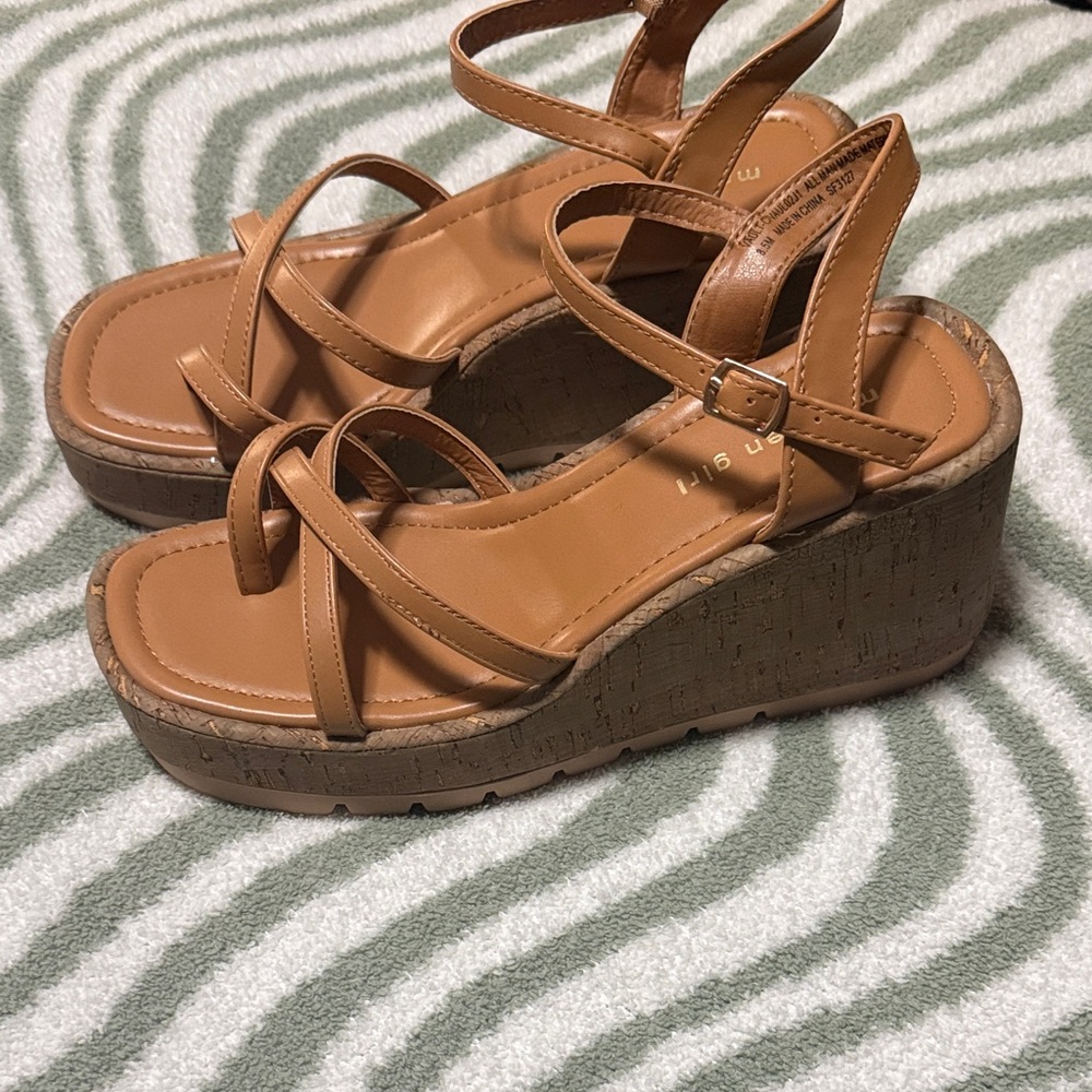 Madden Girl Brown Strappy Chunky Sandals - Picture 2 of 4